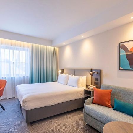 Holiday Inn London Sutton By Ihg Buitenkant foto