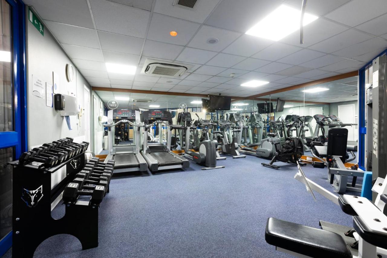 Holiday Inn London Sutton By Ihg Buitenkant foto