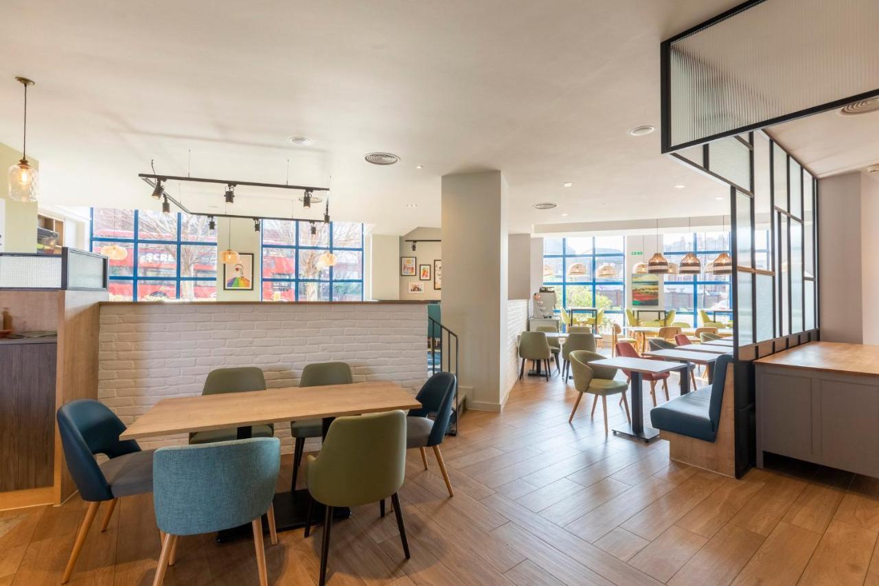 Holiday Inn London Sutton By Ihg Buitenkant foto
