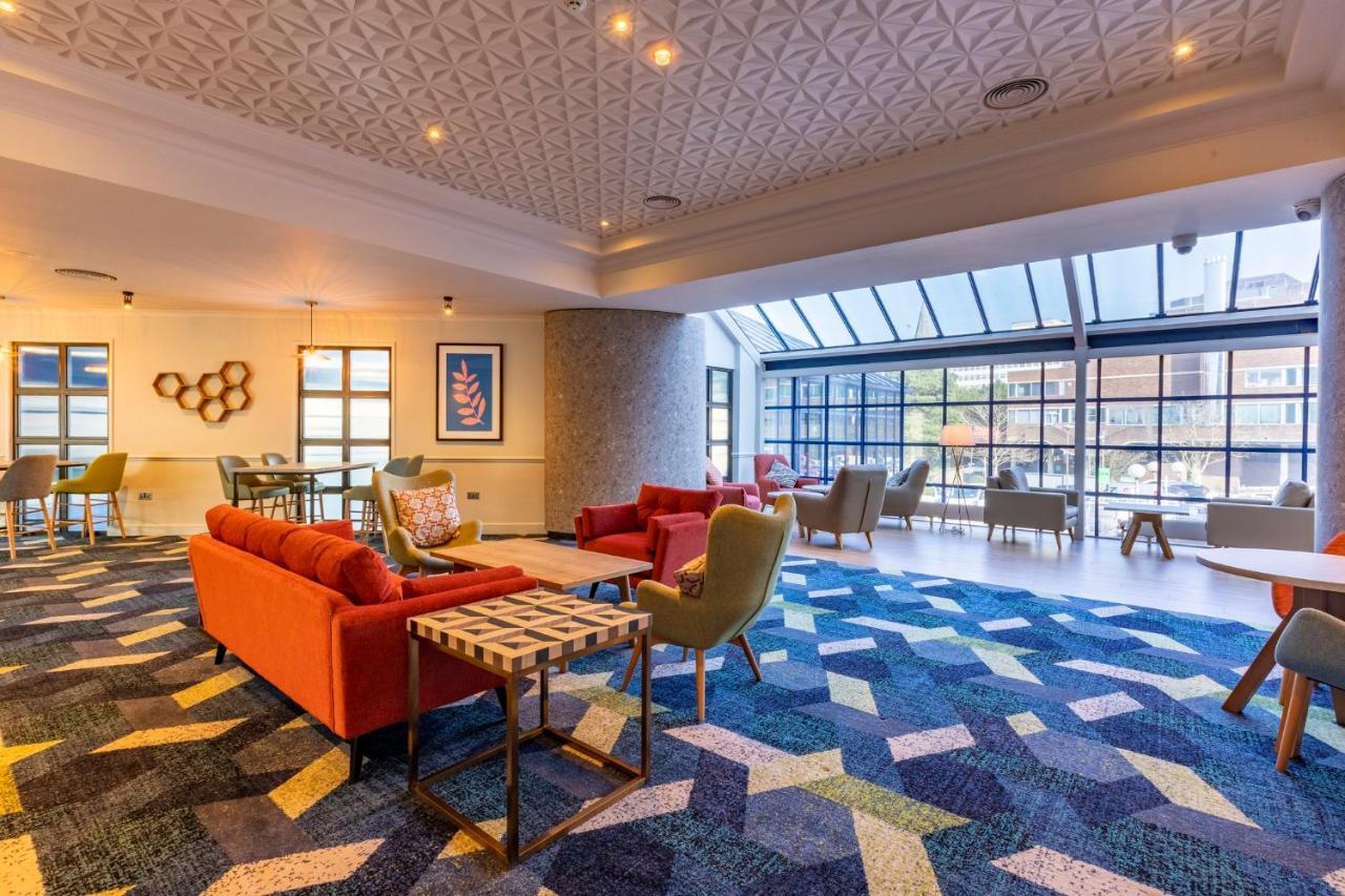 Holiday Inn London Sutton By Ihg Buitenkant foto
