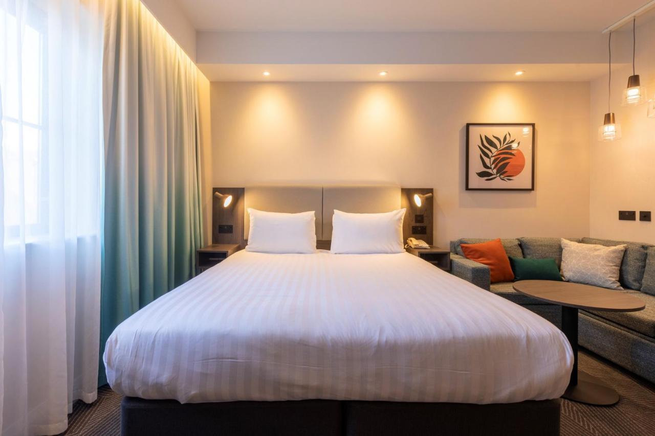 Holiday Inn London Sutton By Ihg Buitenkant foto
