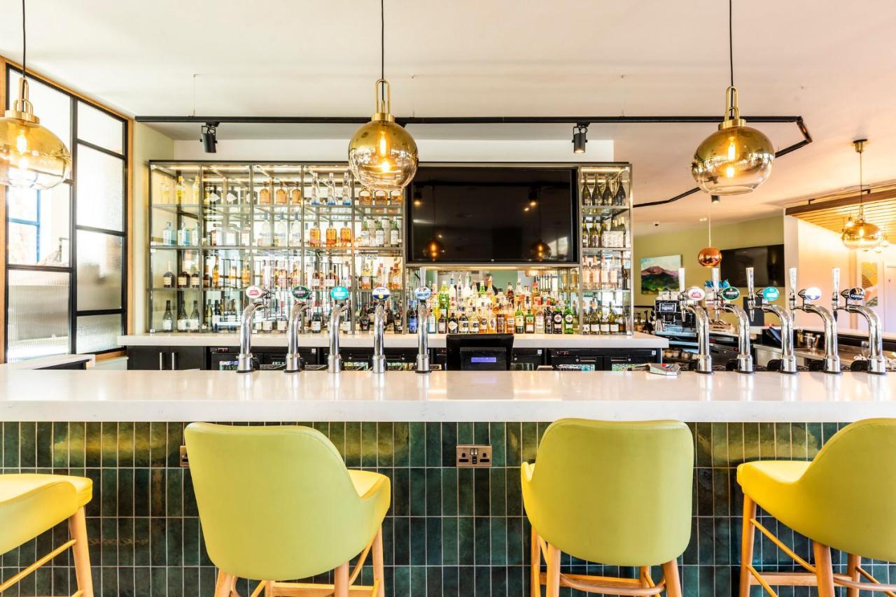 Holiday Inn London Sutton By Ihg Buitenkant foto