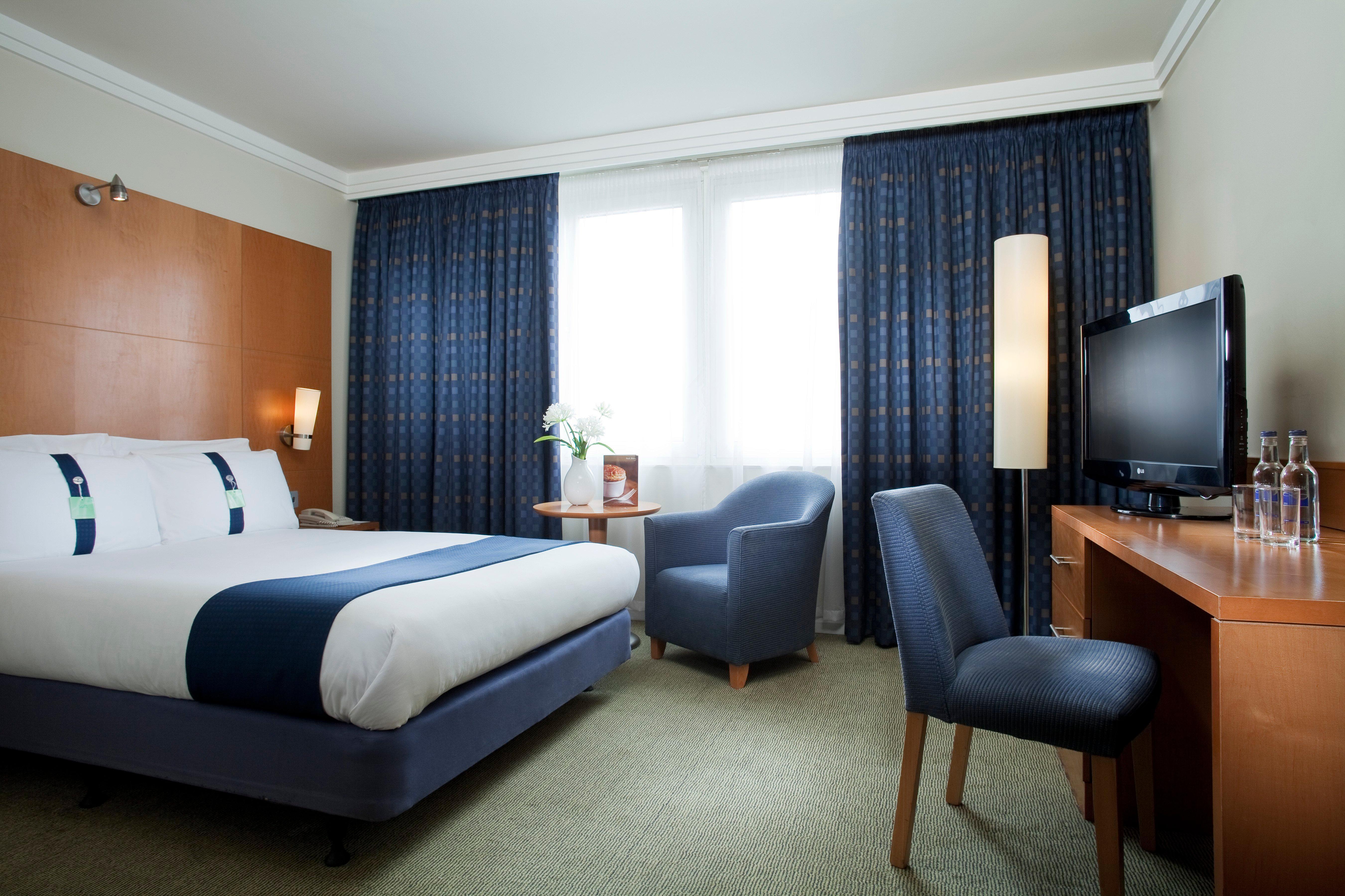 Holiday Inn London Sutton By Ihg Buitenkant foto