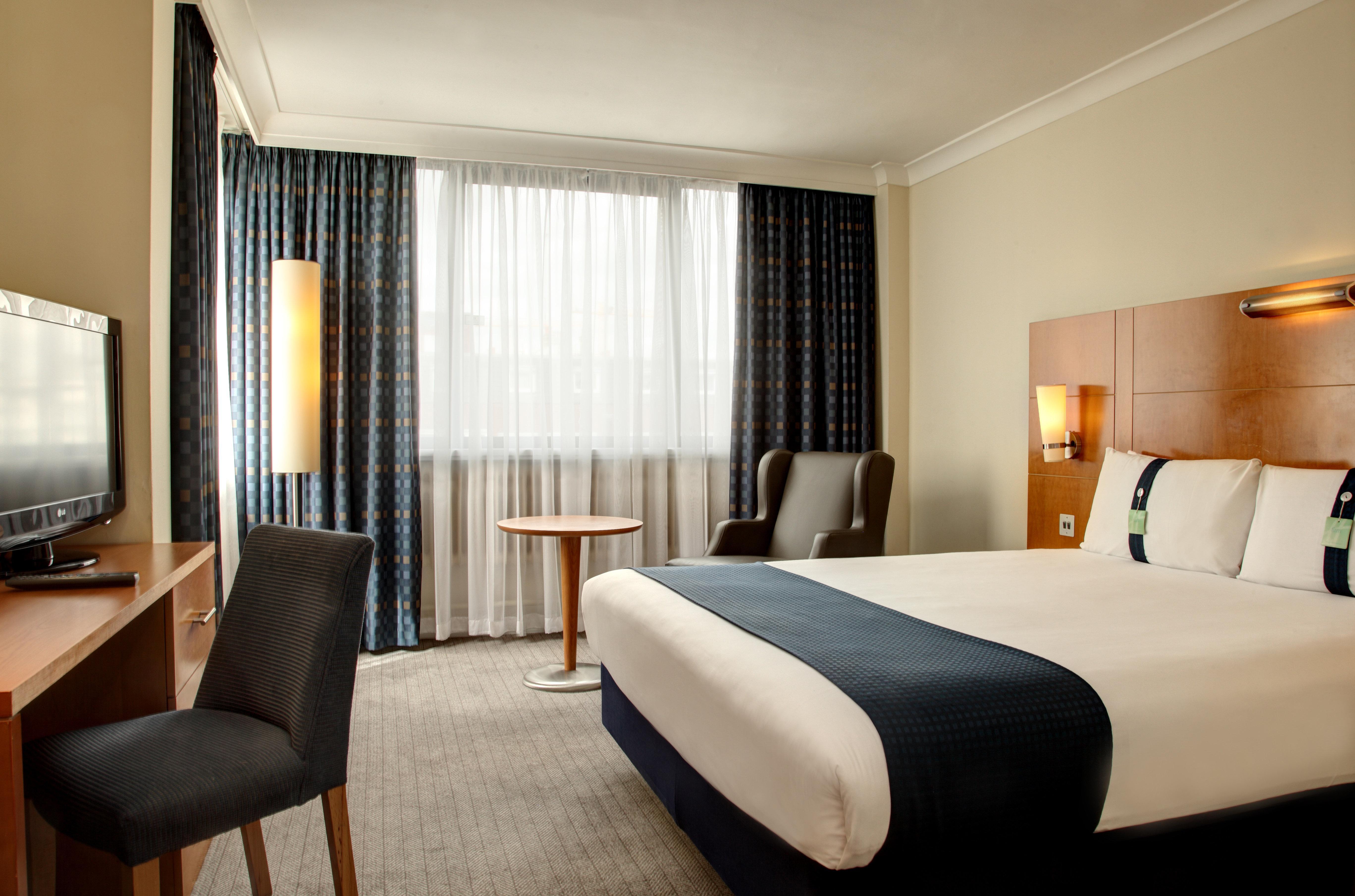 Holiday Inn London Sutton By Ihg Buitenkant foto