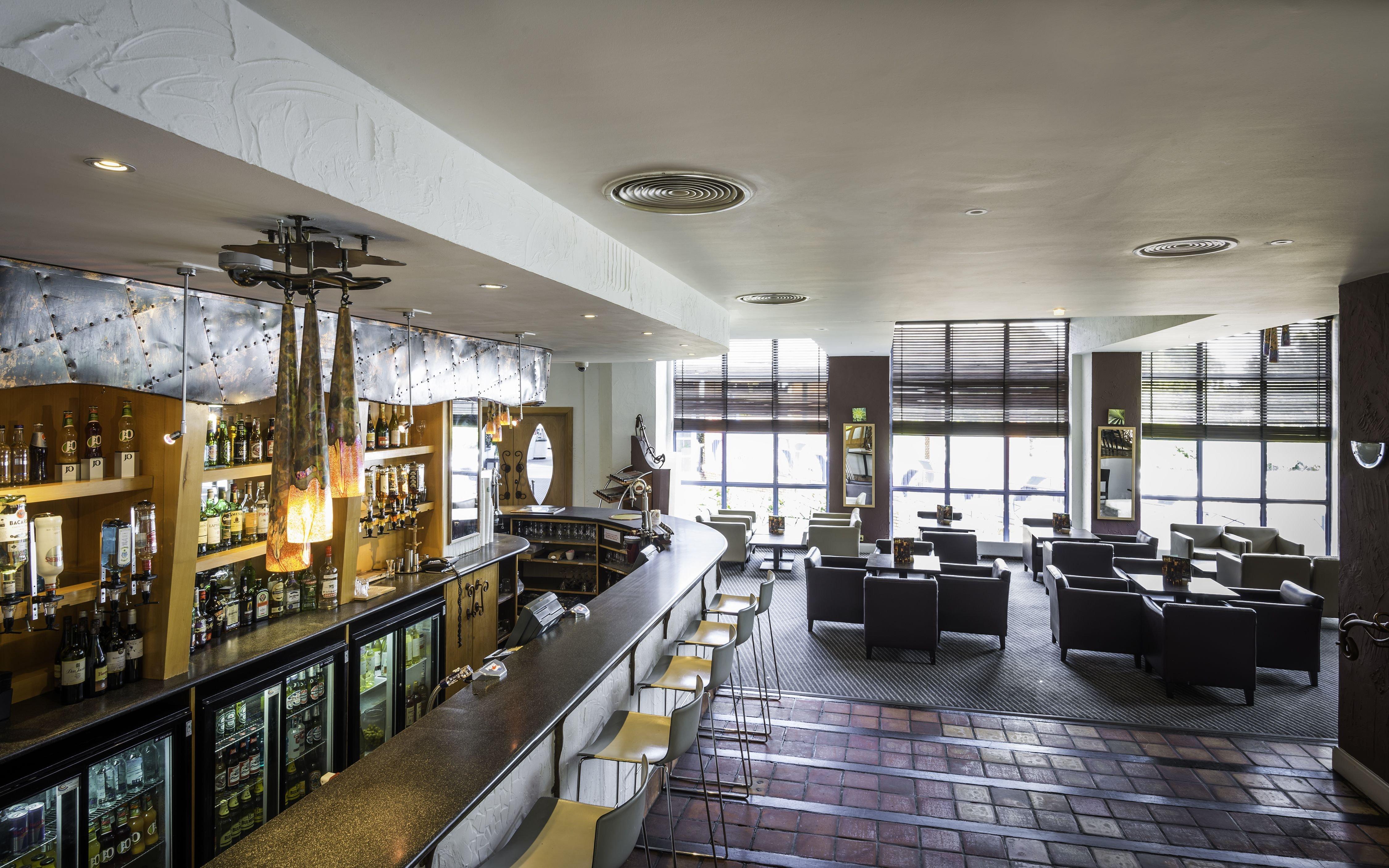 Holiday Inn London Sutton By Ihg Buitenkant foto