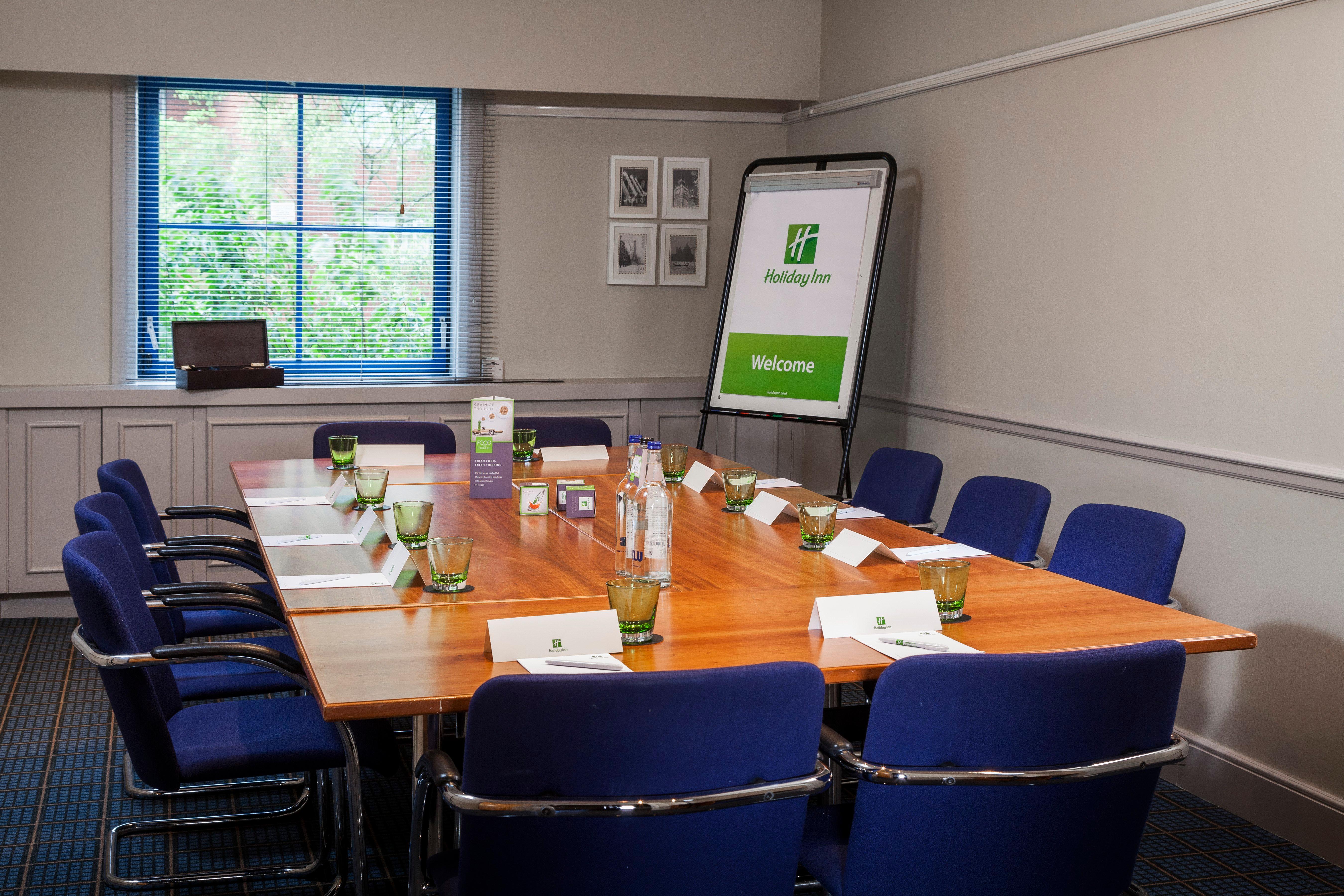 Holiday Inn London Sutton By Ihg Buitenkant foto