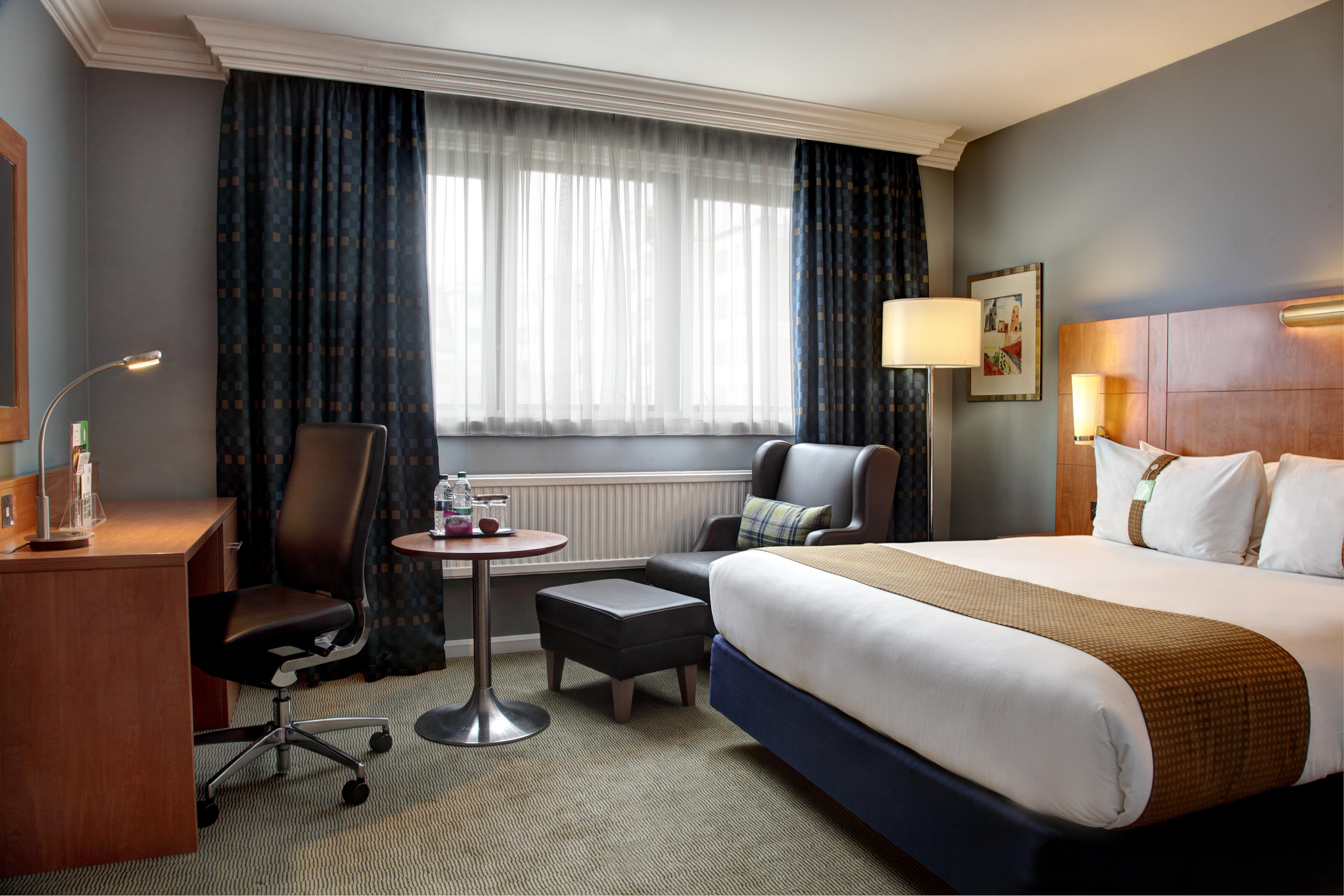 Holiday Inn London Sutton By Ihg Buitenkant foto