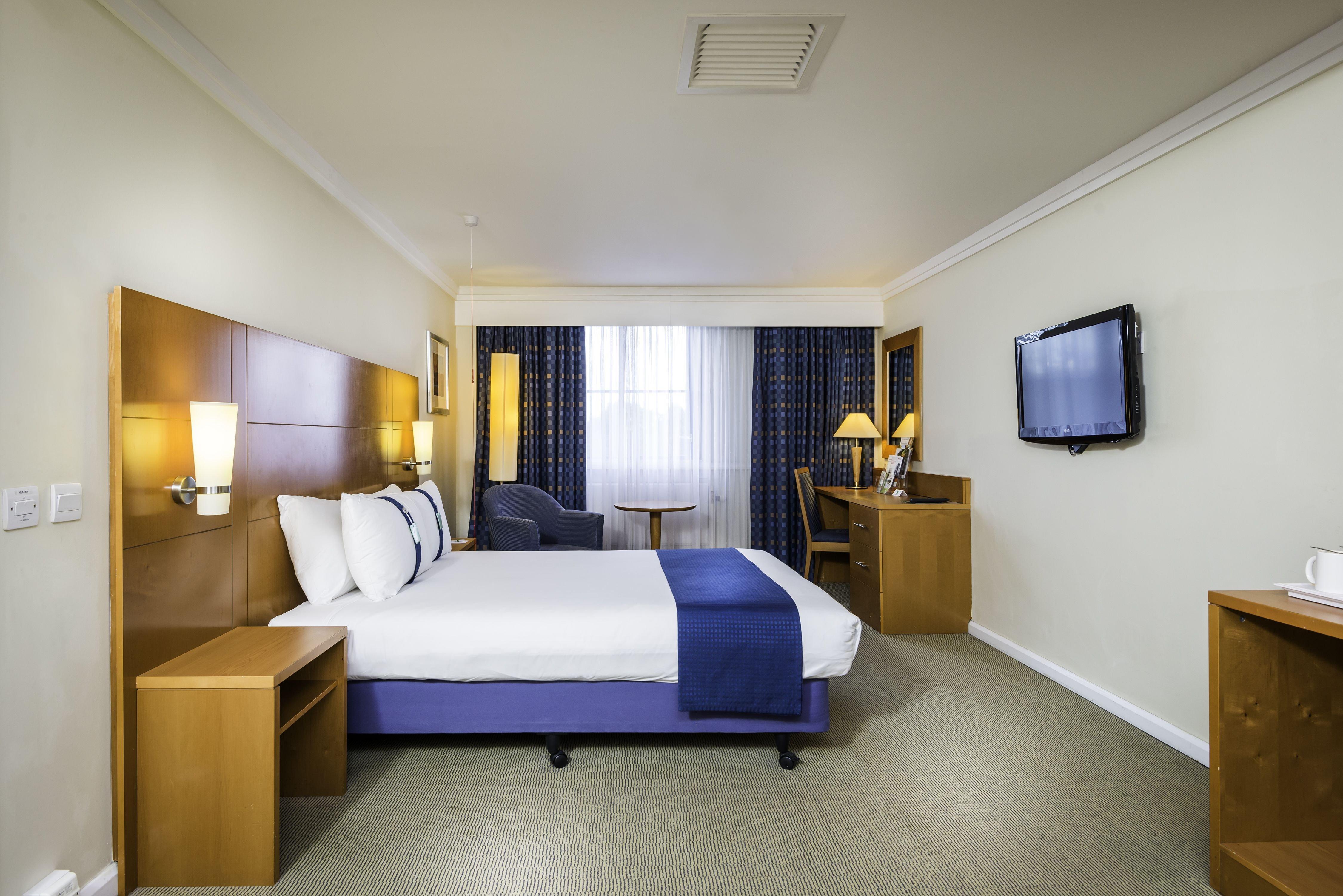 Holiday Inn London Sutton By Ihg Buitenkant foto