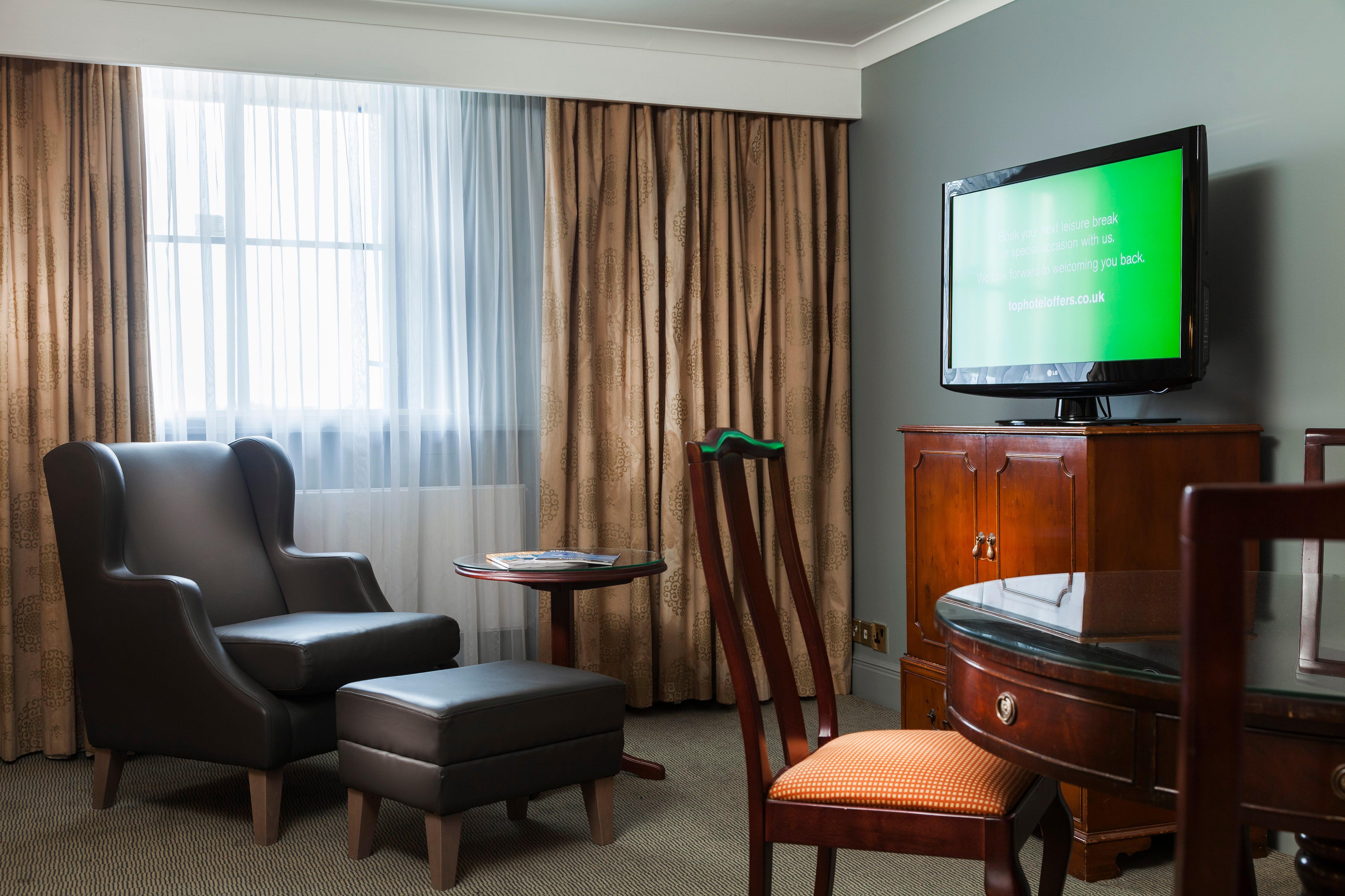 Holiday Inn London Sutton By Ihg Buitenkant foto