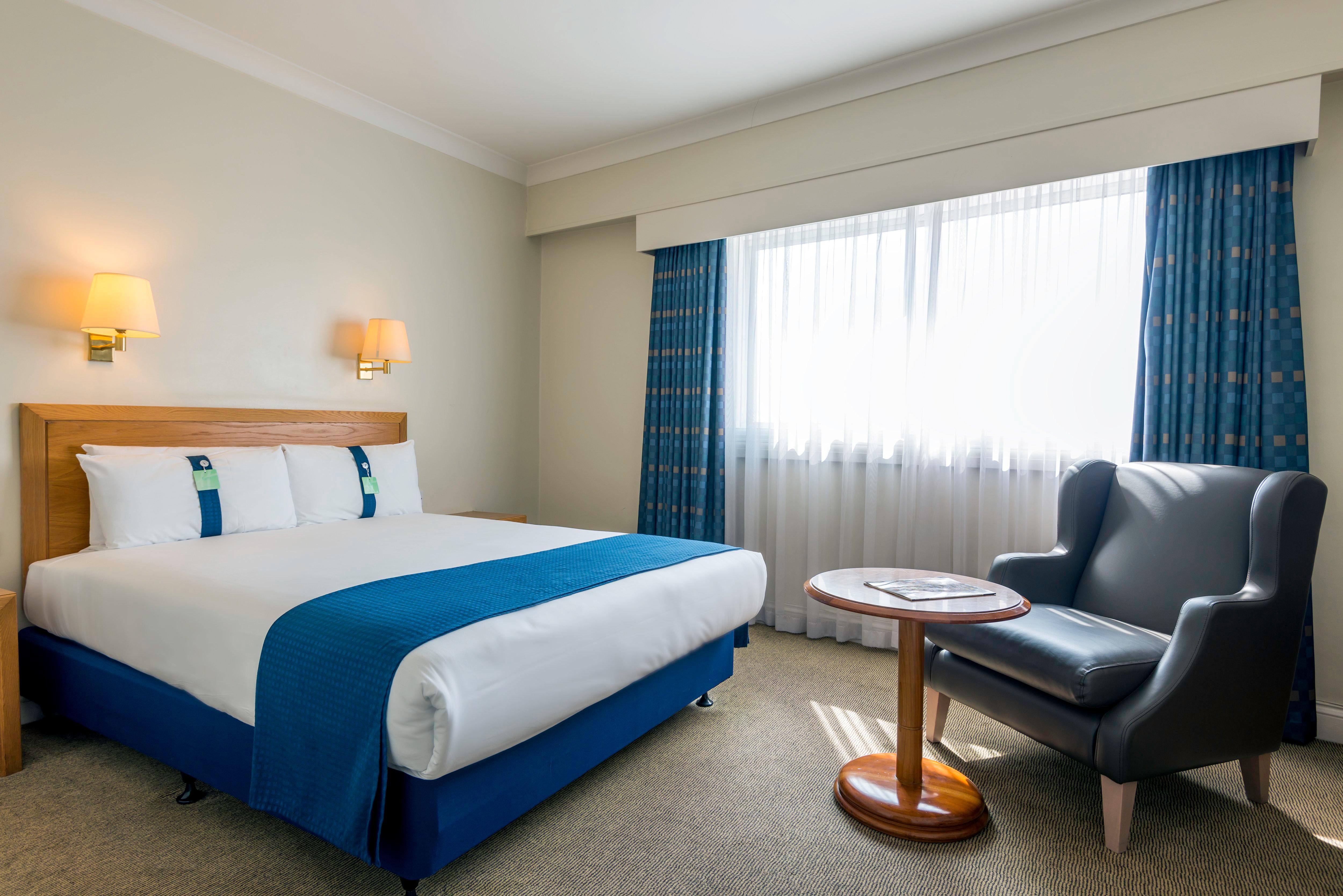 Holiday Inn London Sutton By Ihg Buitenkant foto